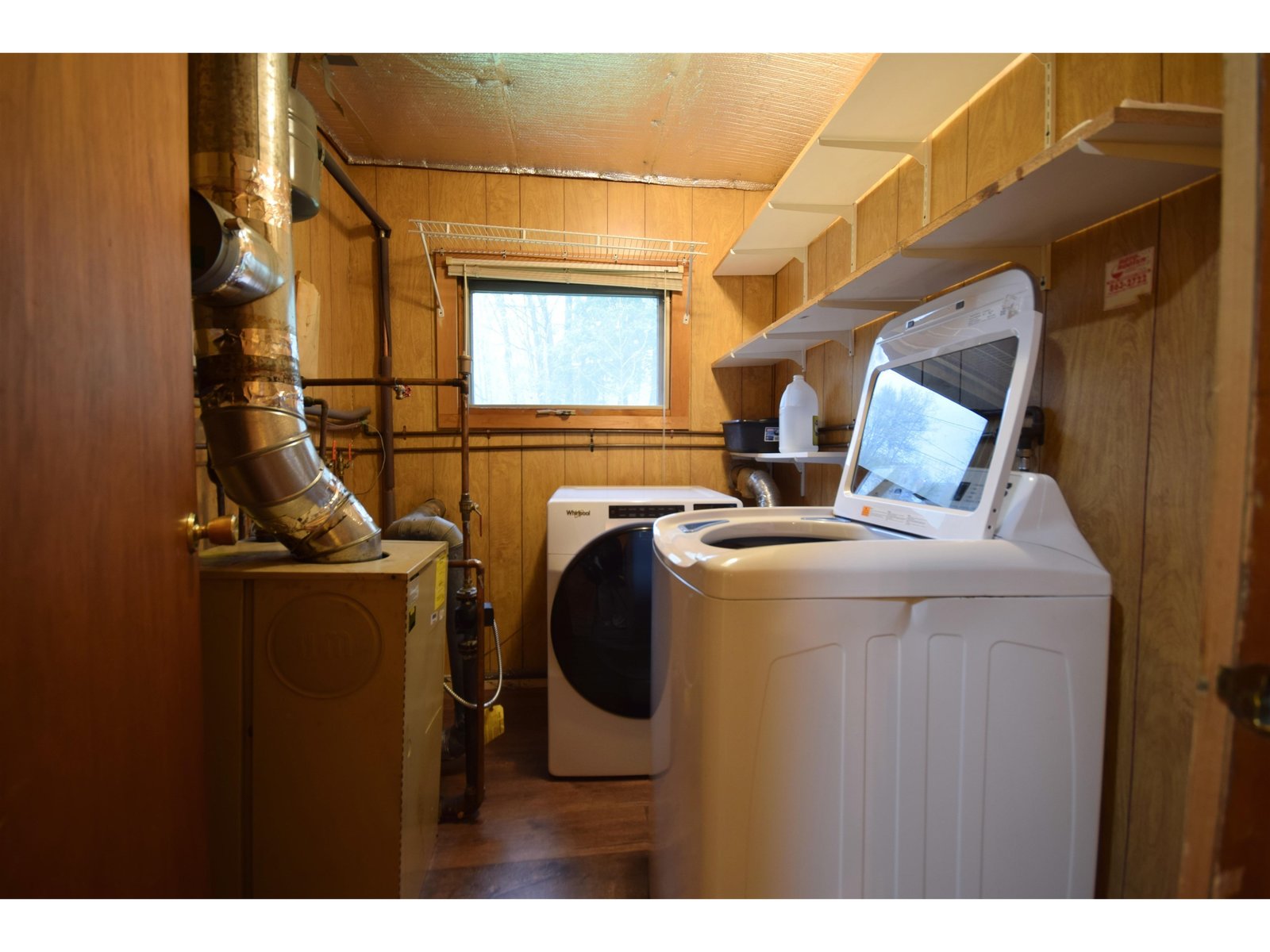 Laundry/utility room