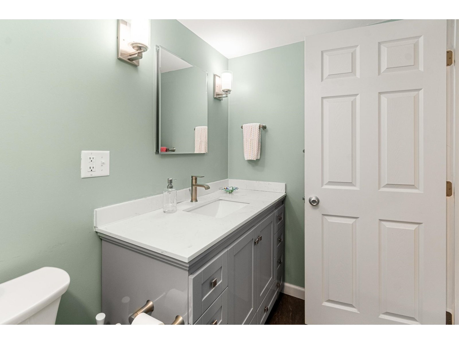 115 Colchester Pond Road