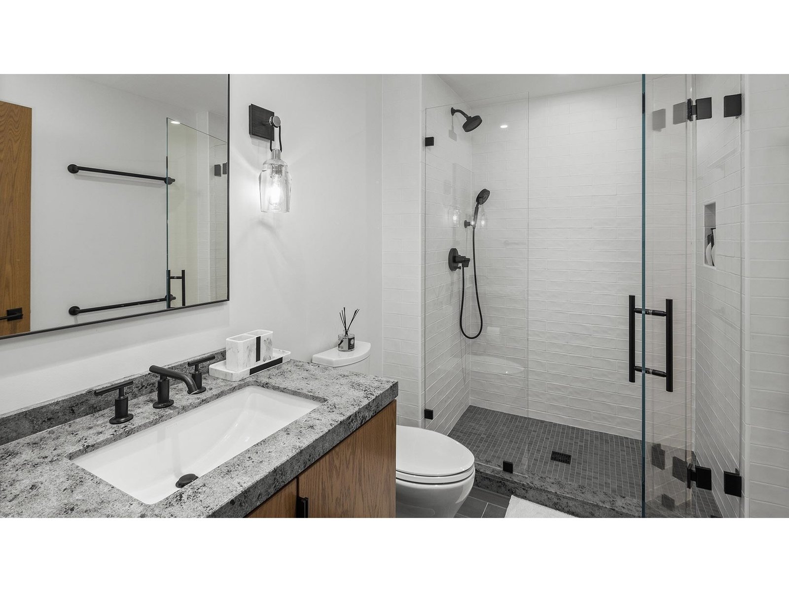 Guest Bathroom 2