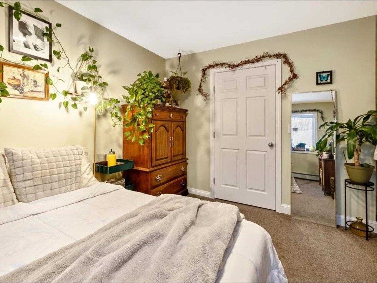 116 Malletts Bay Avenue, Unit 101