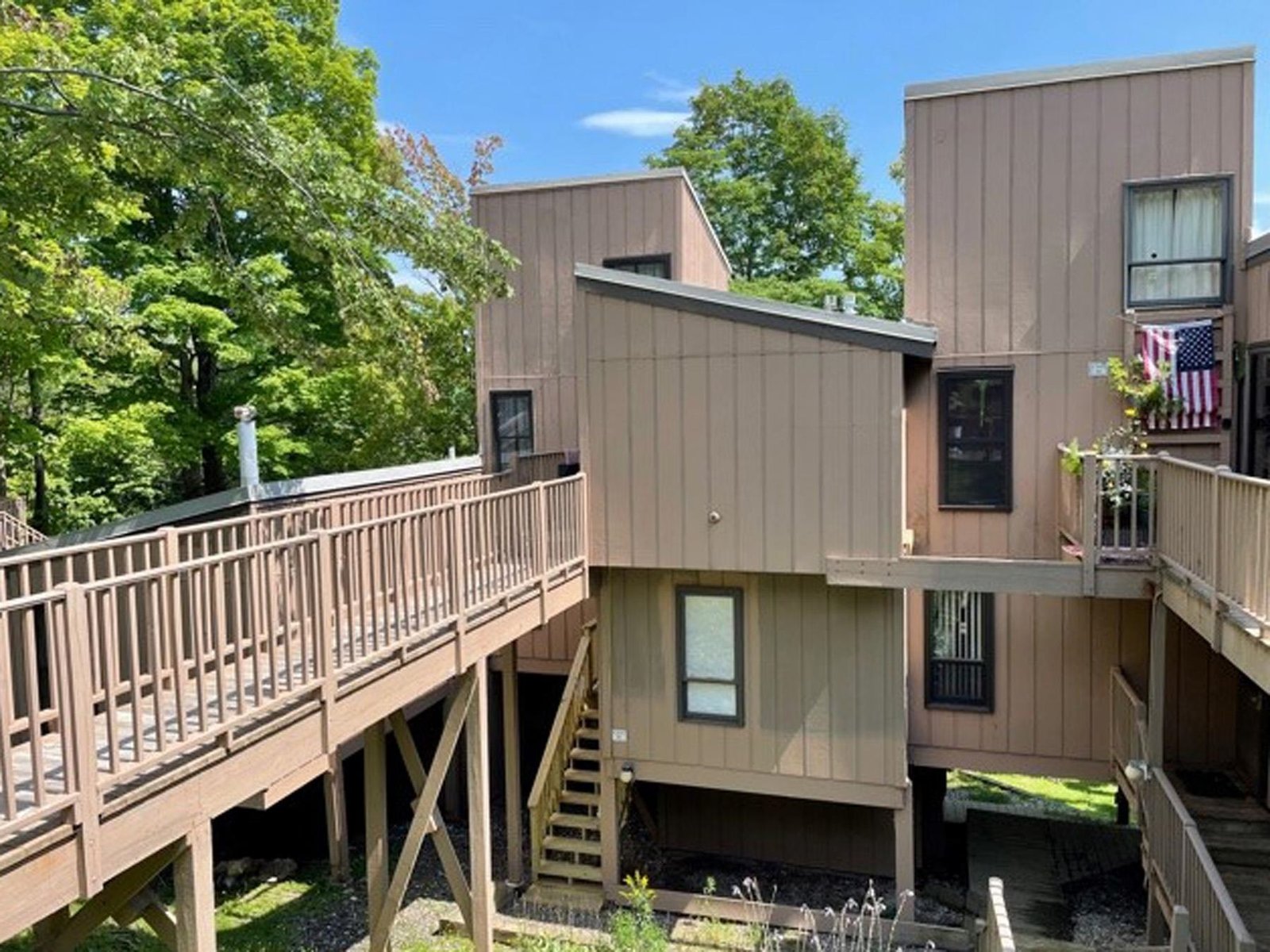 116 Middle Earth Drive, Unit 11