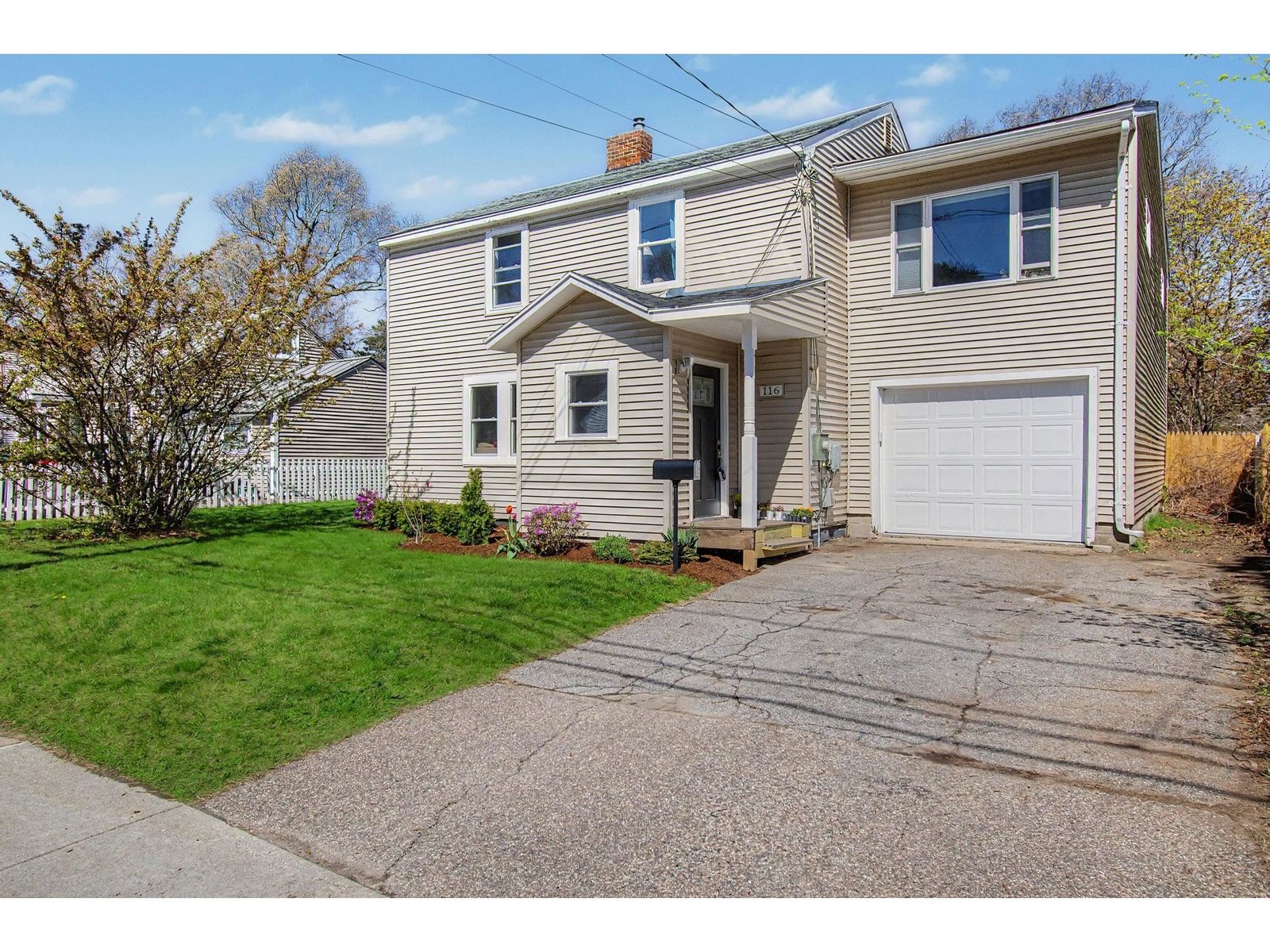 116 Woodbury Road