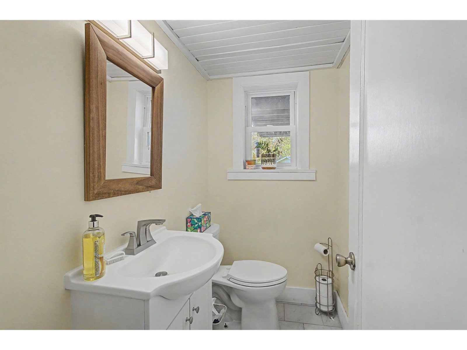 116 Woodbury Road