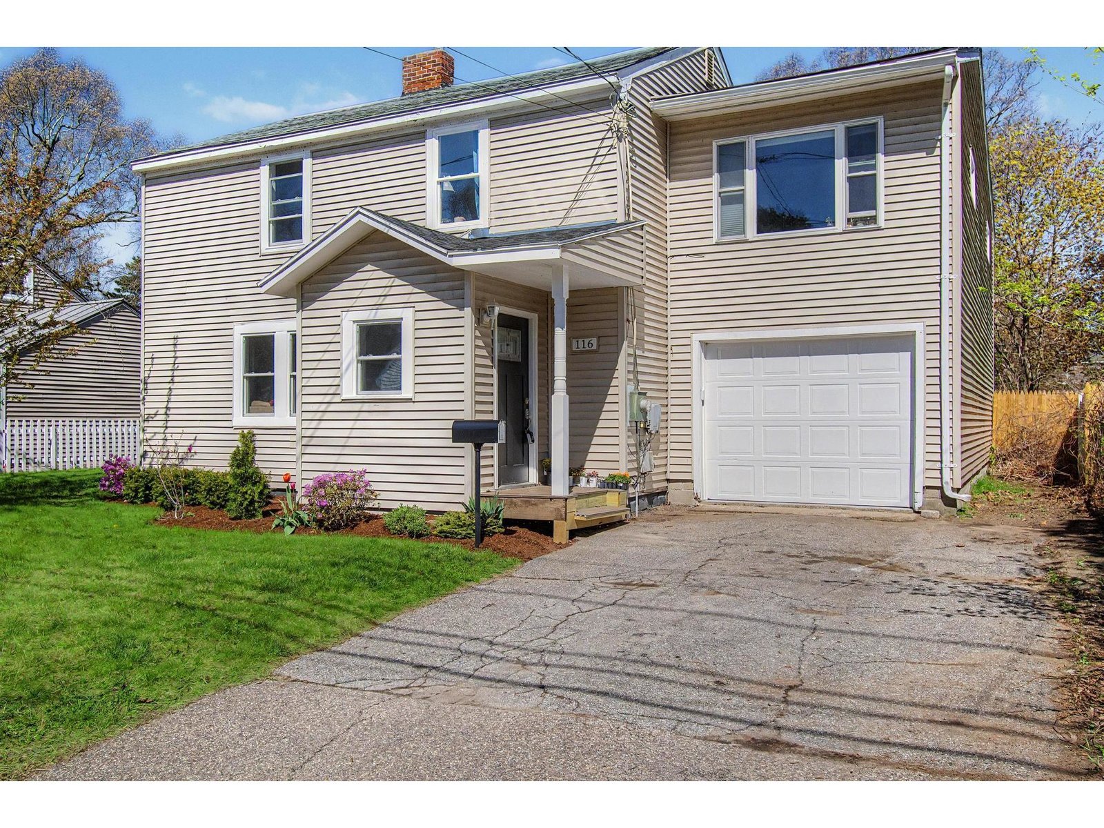 116 Woodbury Road