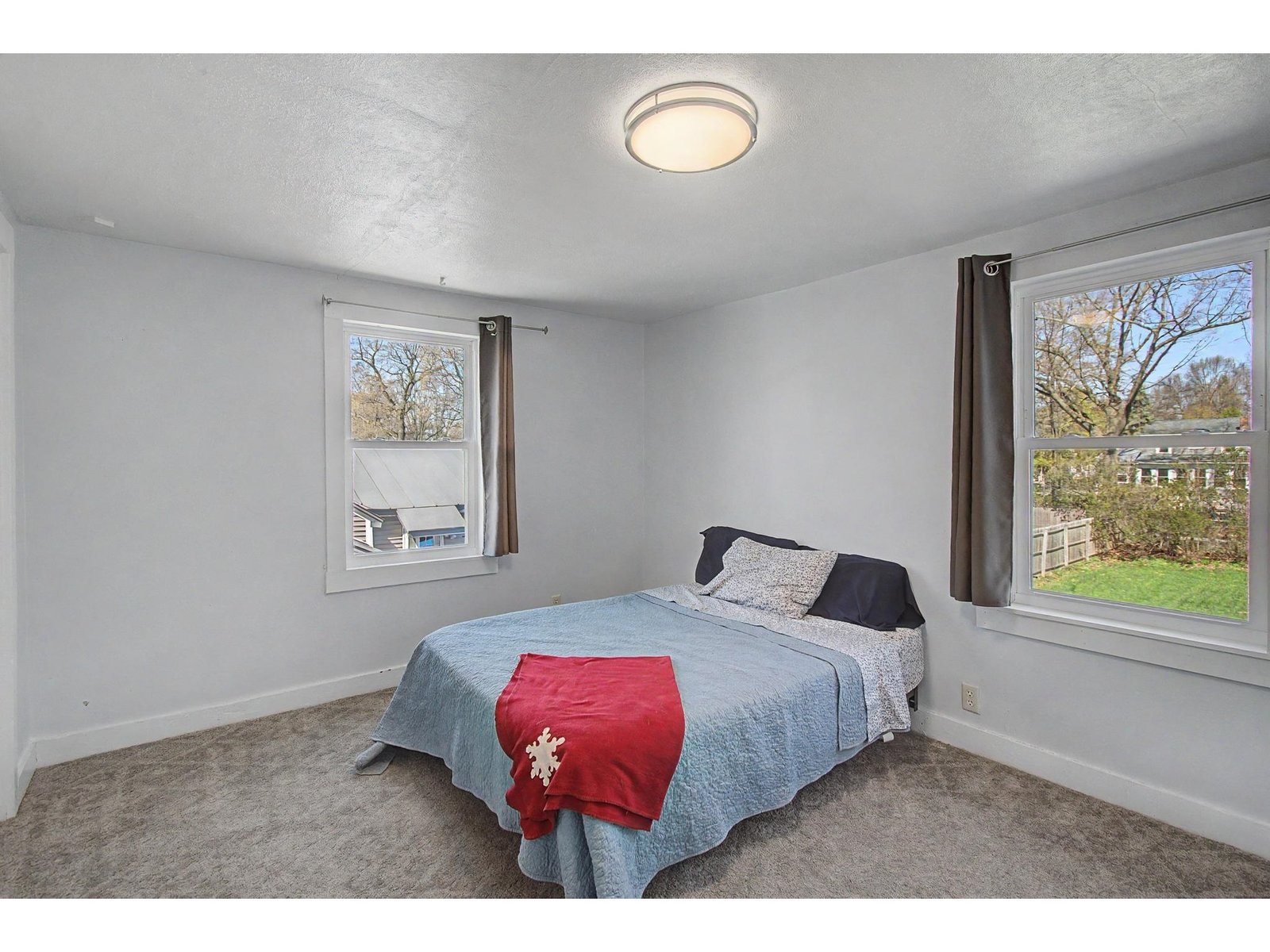 116 Woodbury Road