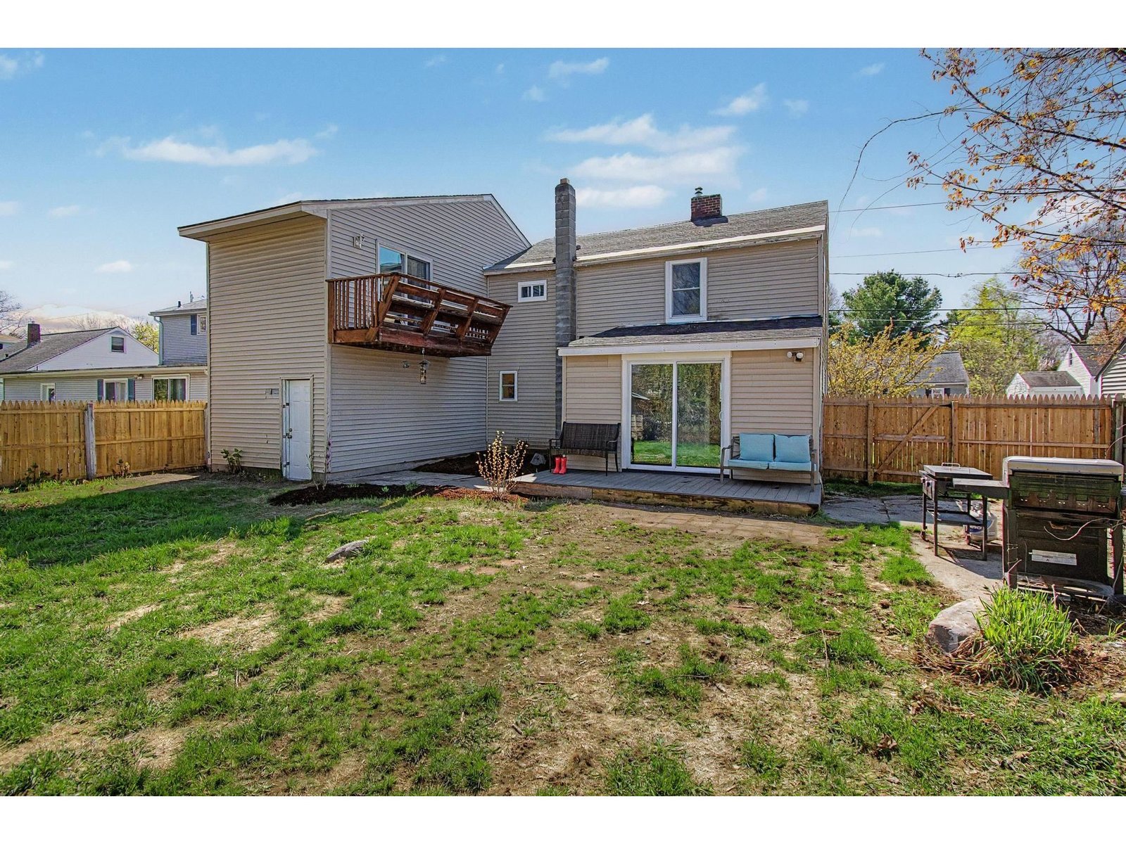 116 Woodbury Road