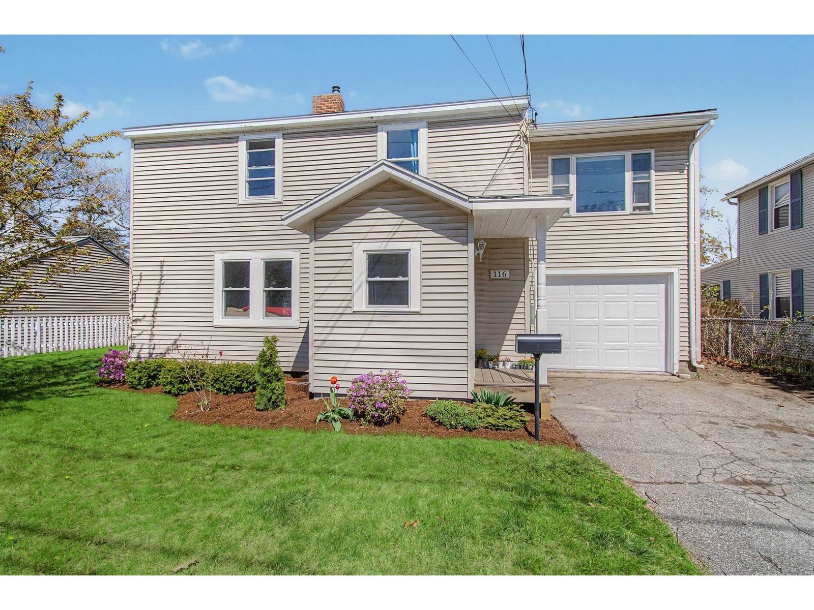 116 Woodbury Road