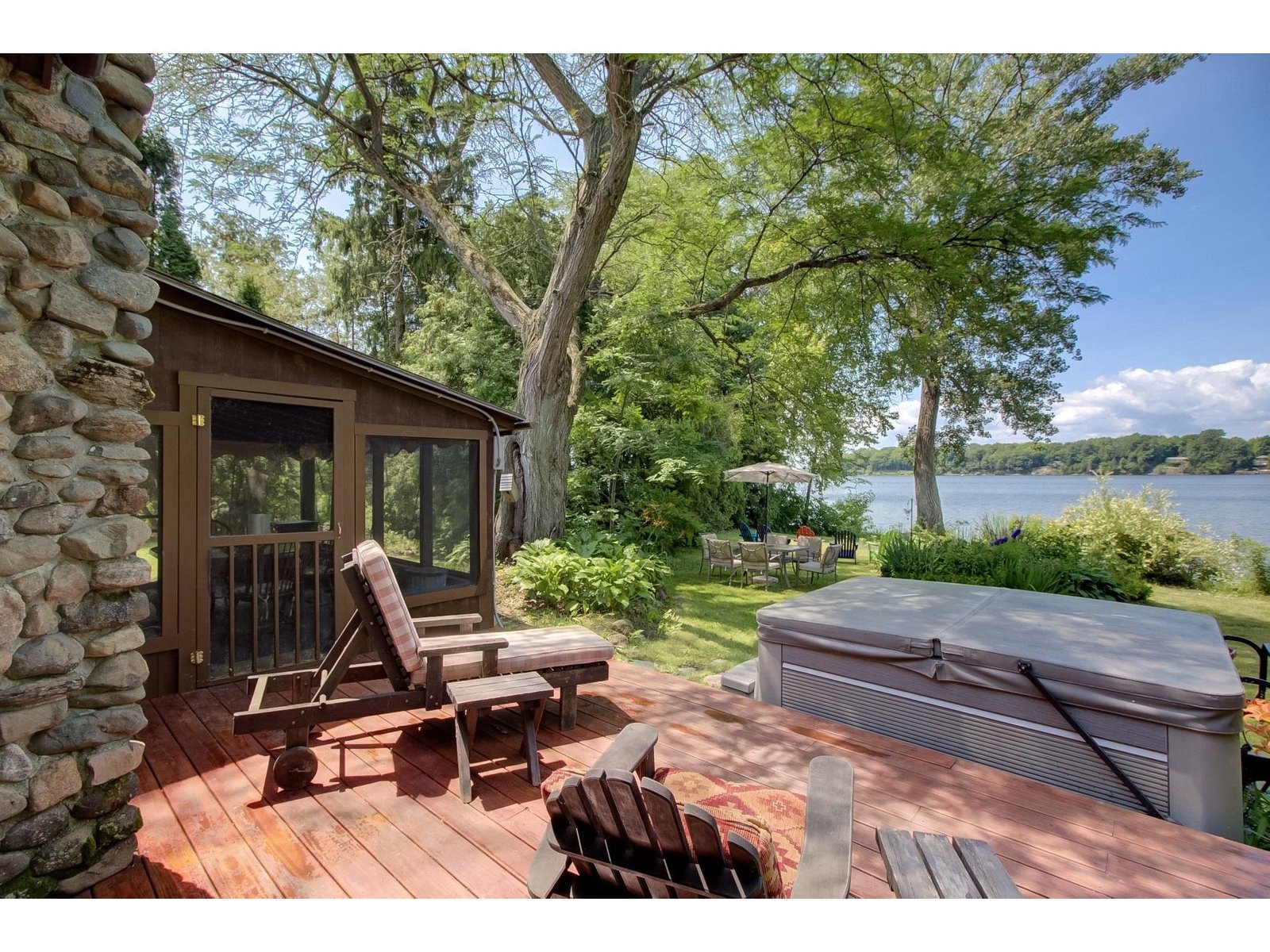 1160 Blockhouse Point Road