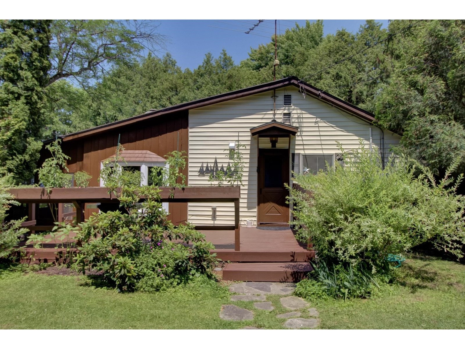 1160 Blockhouse Point Road