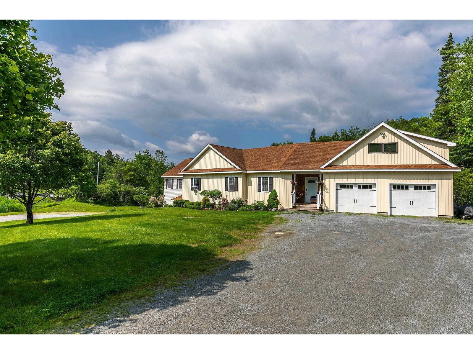 1166 Route 100, Weston