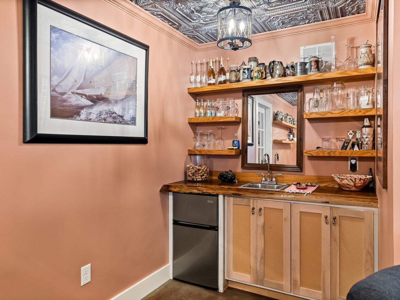 Wet bar & beverage fridge
