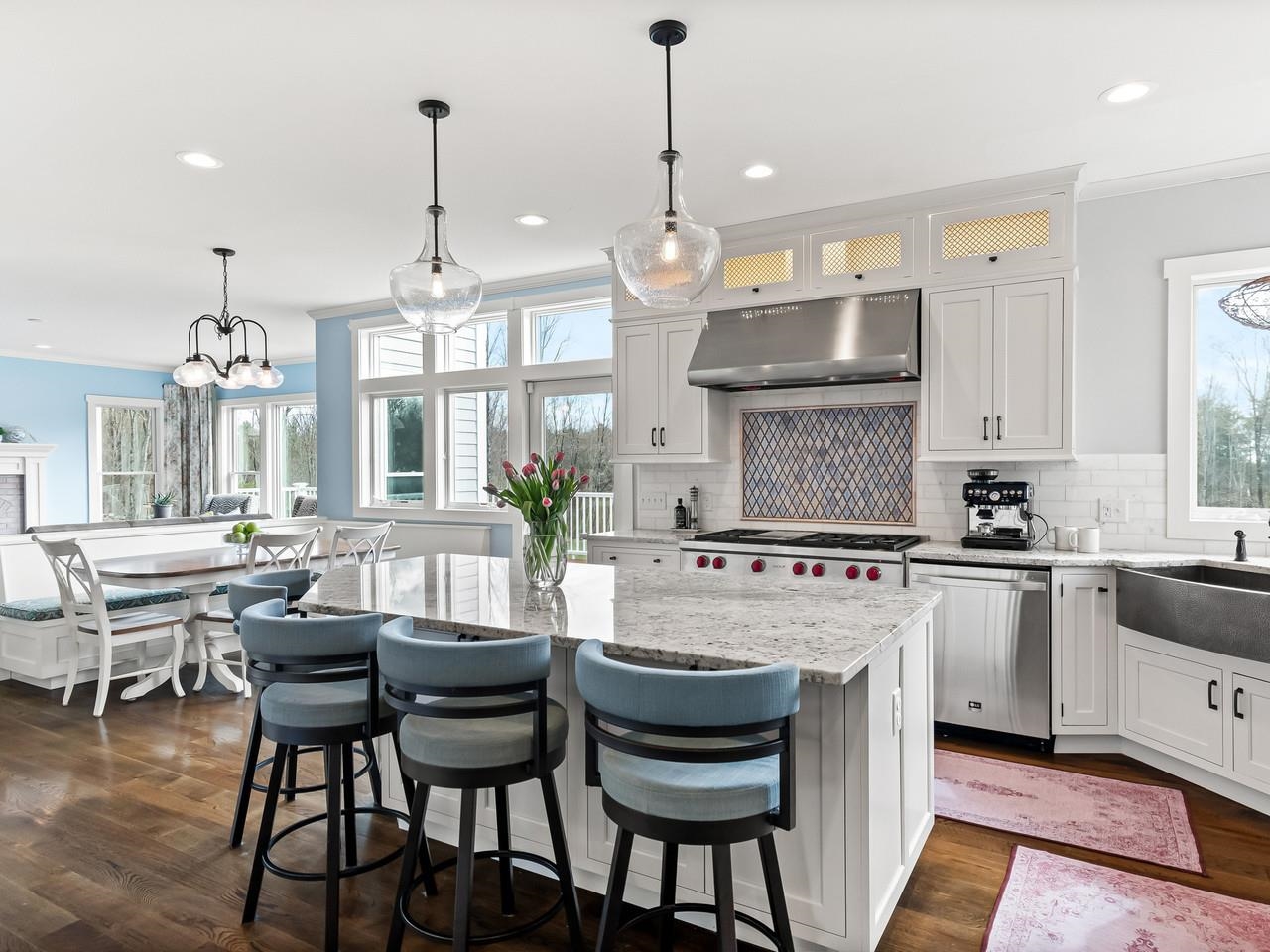 Cute breakfast area in kitchen