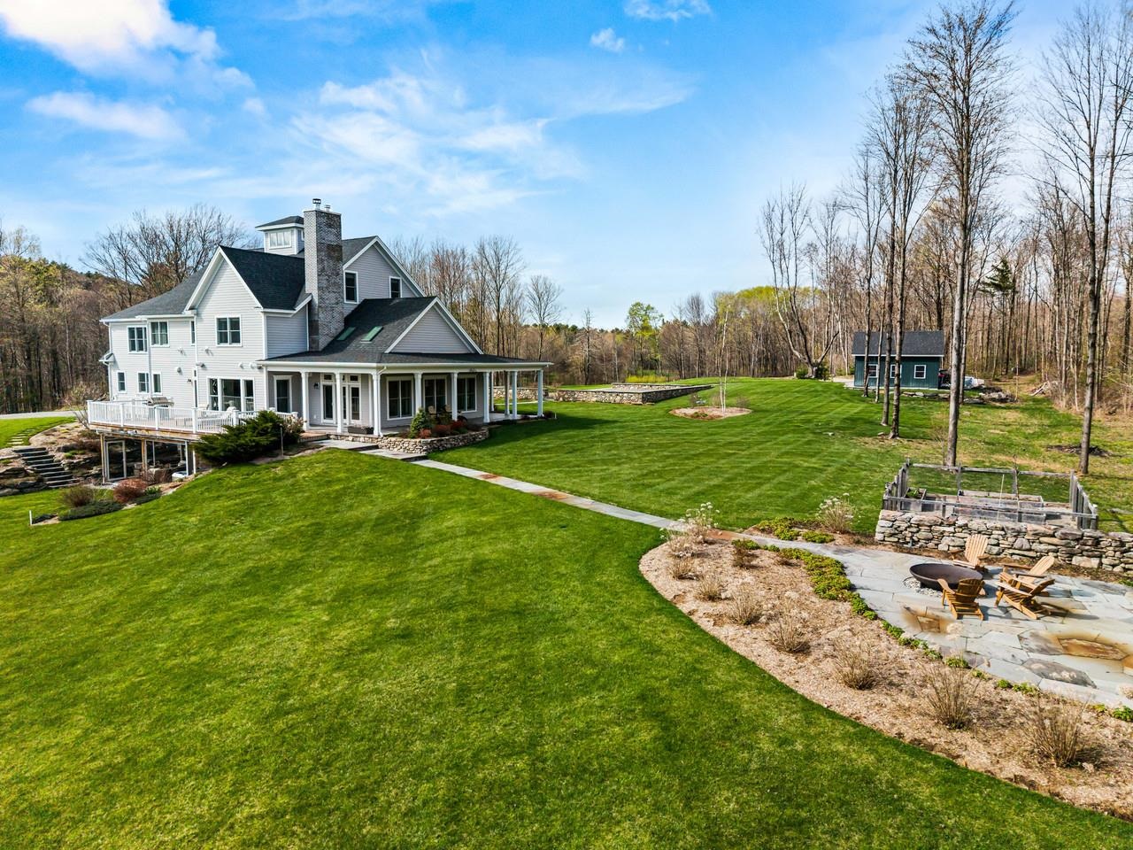 Path to garden boxes/fire pit