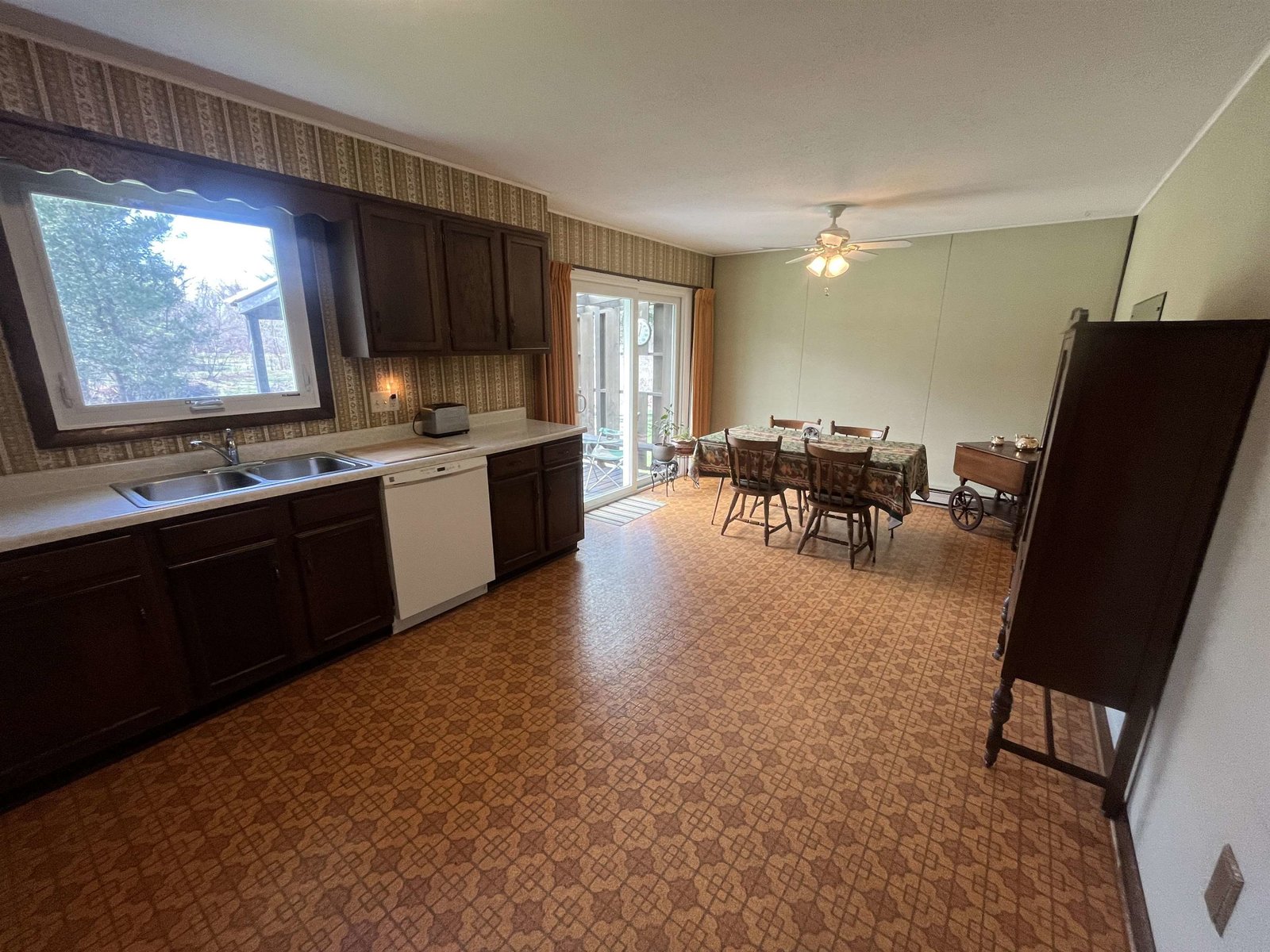 118 Country Club East Drive, Unit East