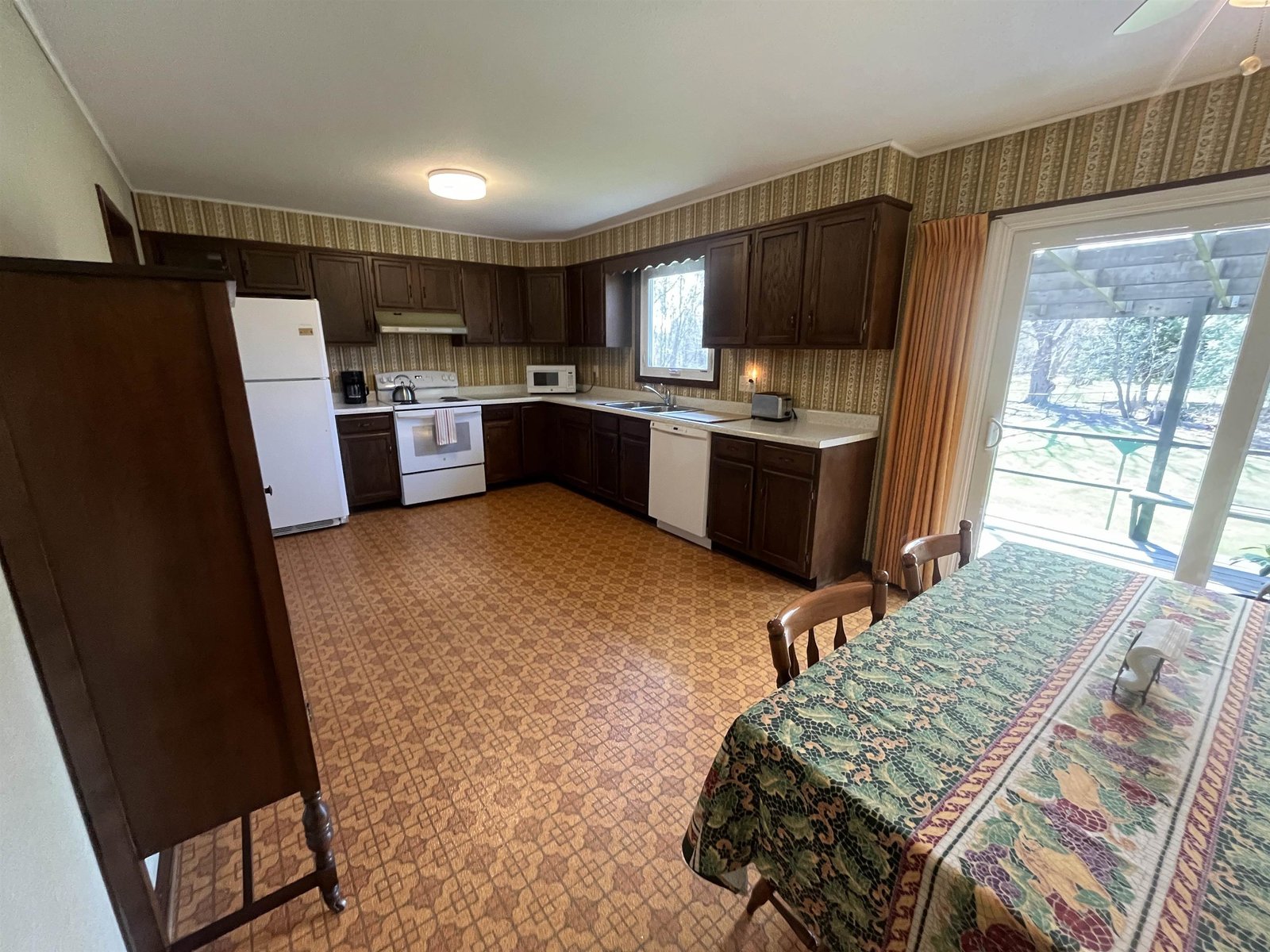 118 Country Club East Drive, Unit East