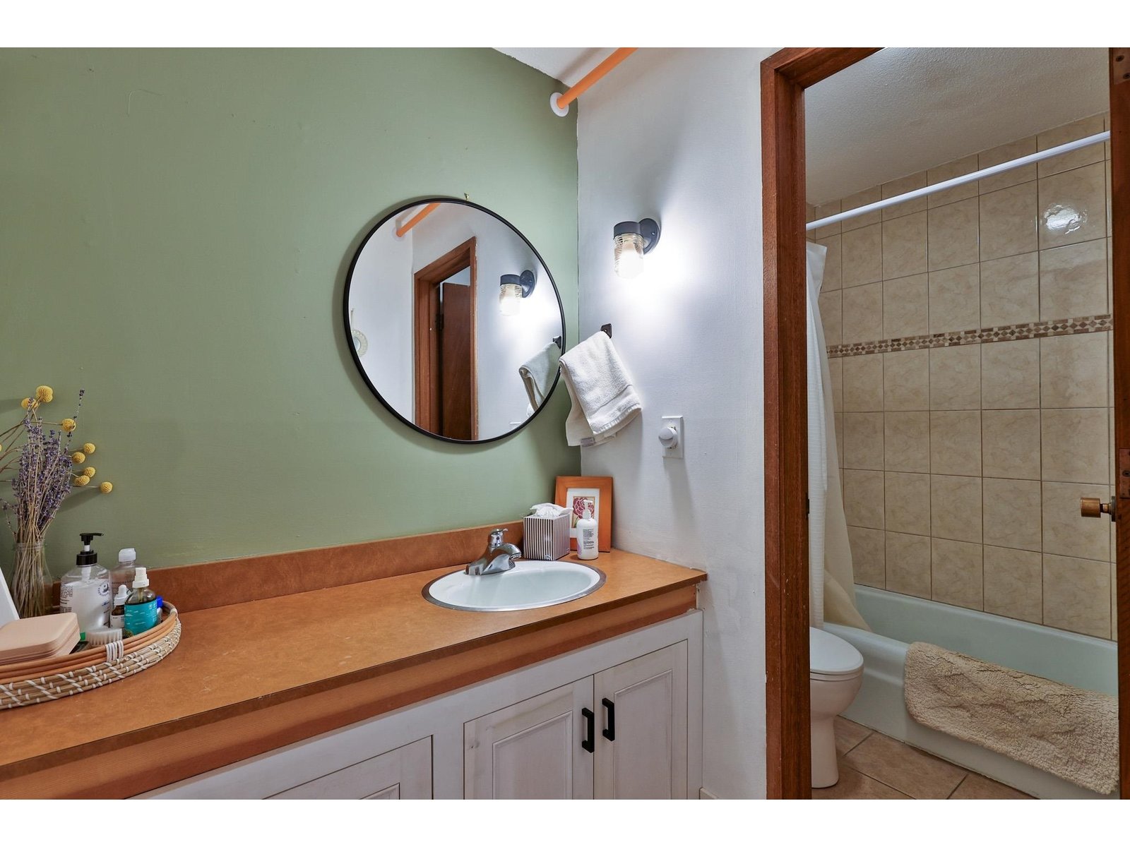118 Gateway Court, Unit B-23
