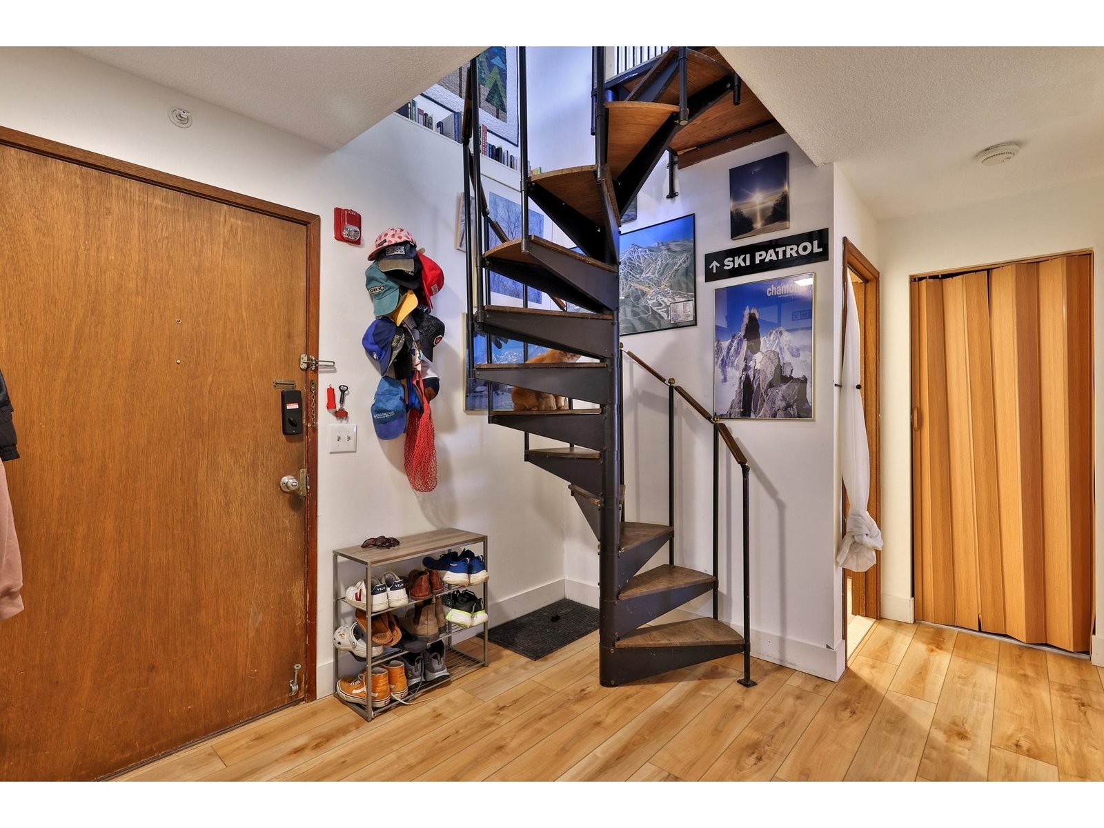 118 Gateway Court, Unit B-23