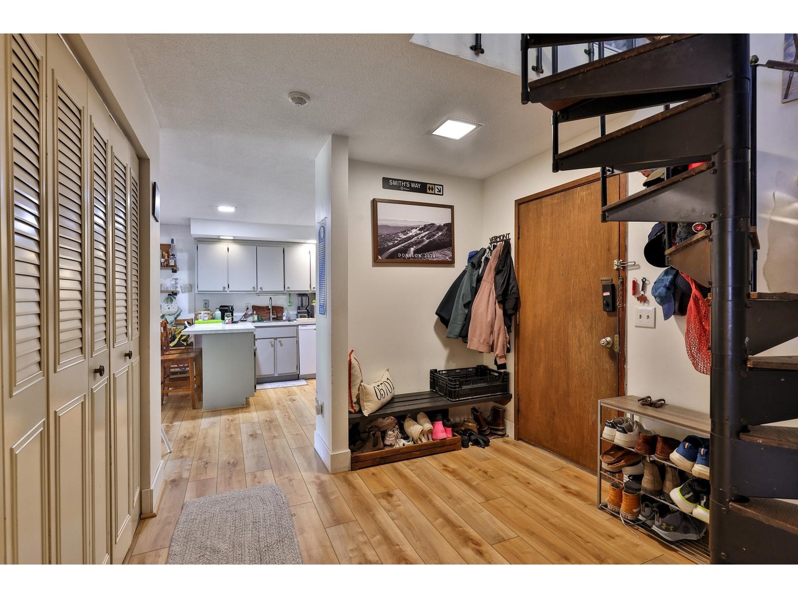 118 Gateway Court, Unit B-23