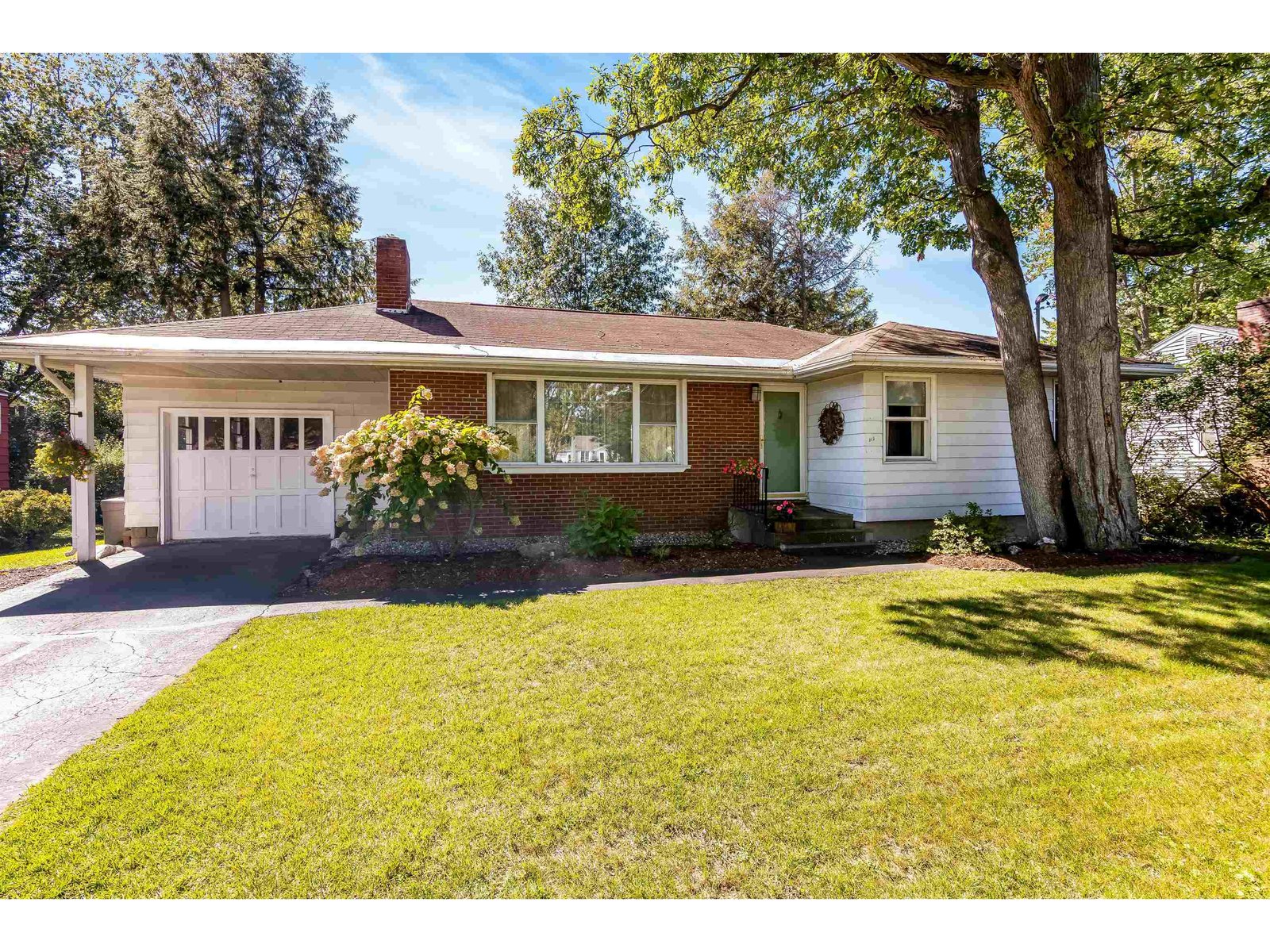 12 Iroquois Avenue