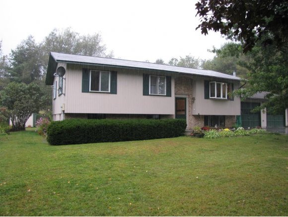 12 Londonderry Ln