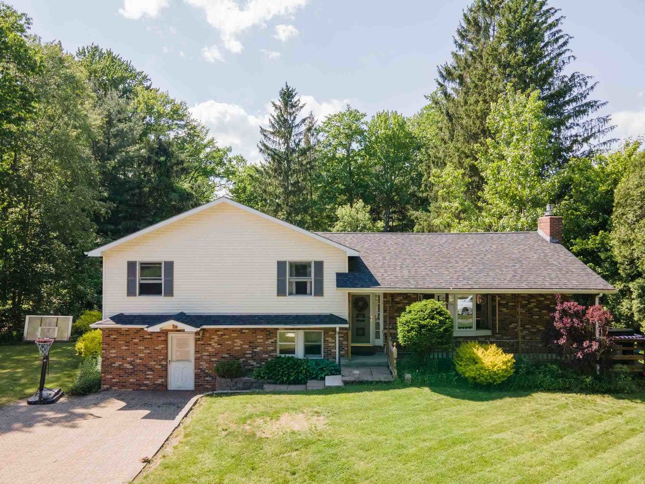 12 Maplewood Lane