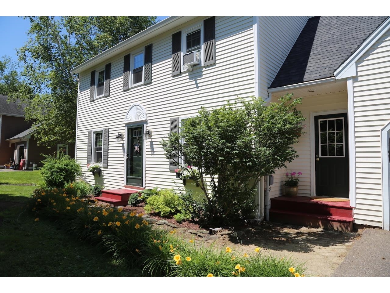 12 Thomas Lane