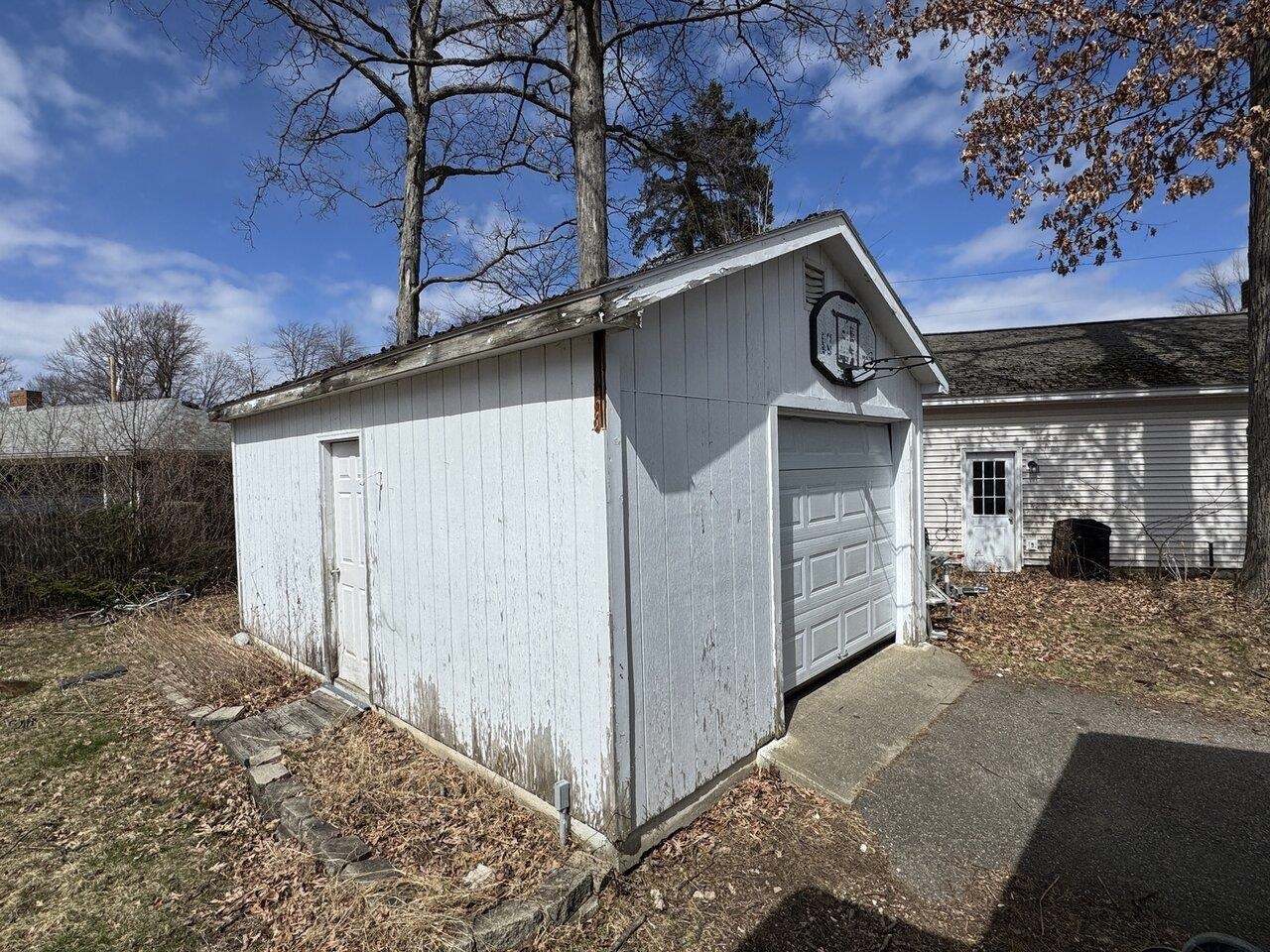1-Car Garage