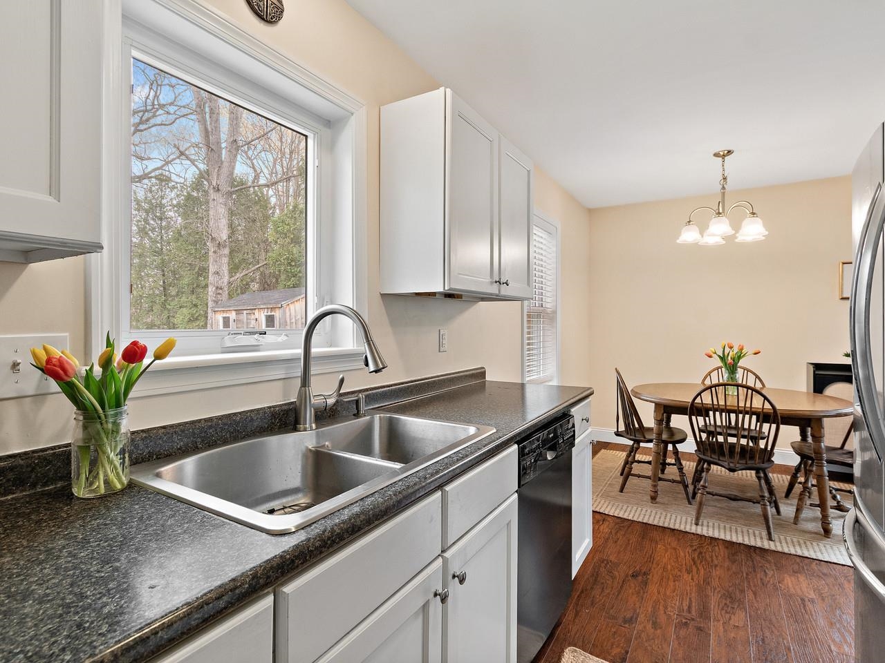 Kitchen & dining area view