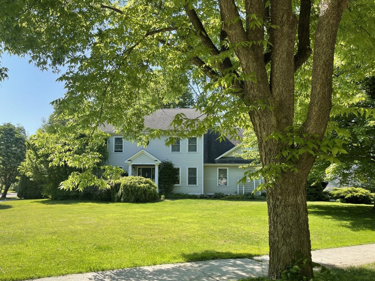 120 Nottingham Lane, Burlington