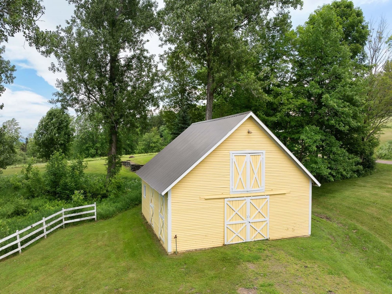 1201 Common Road