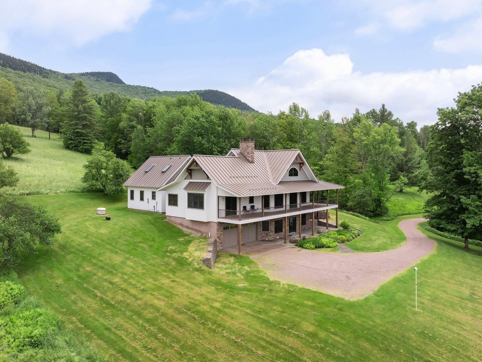 1201 Common Road