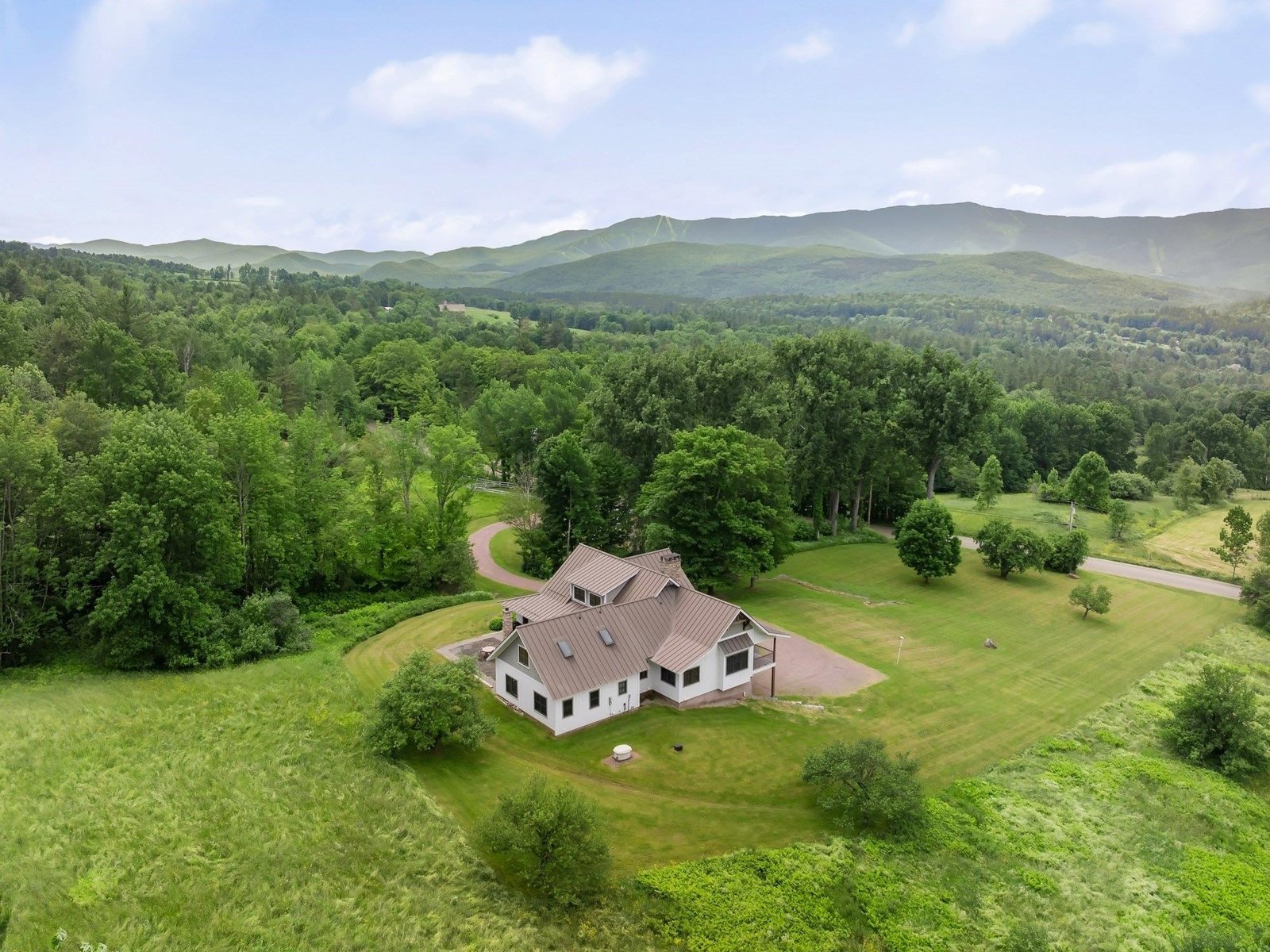 1201 Common Road