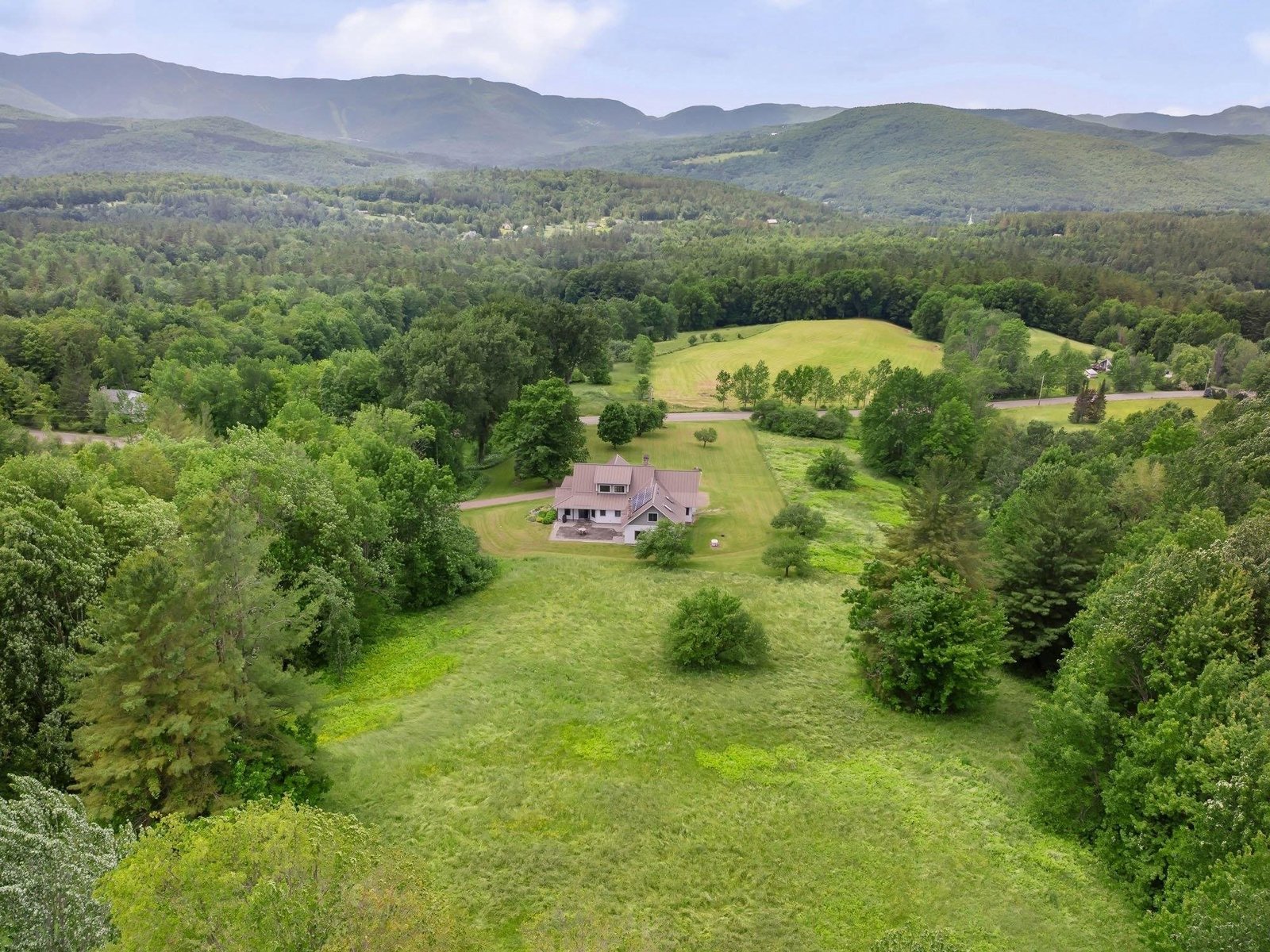 1201 Common Road