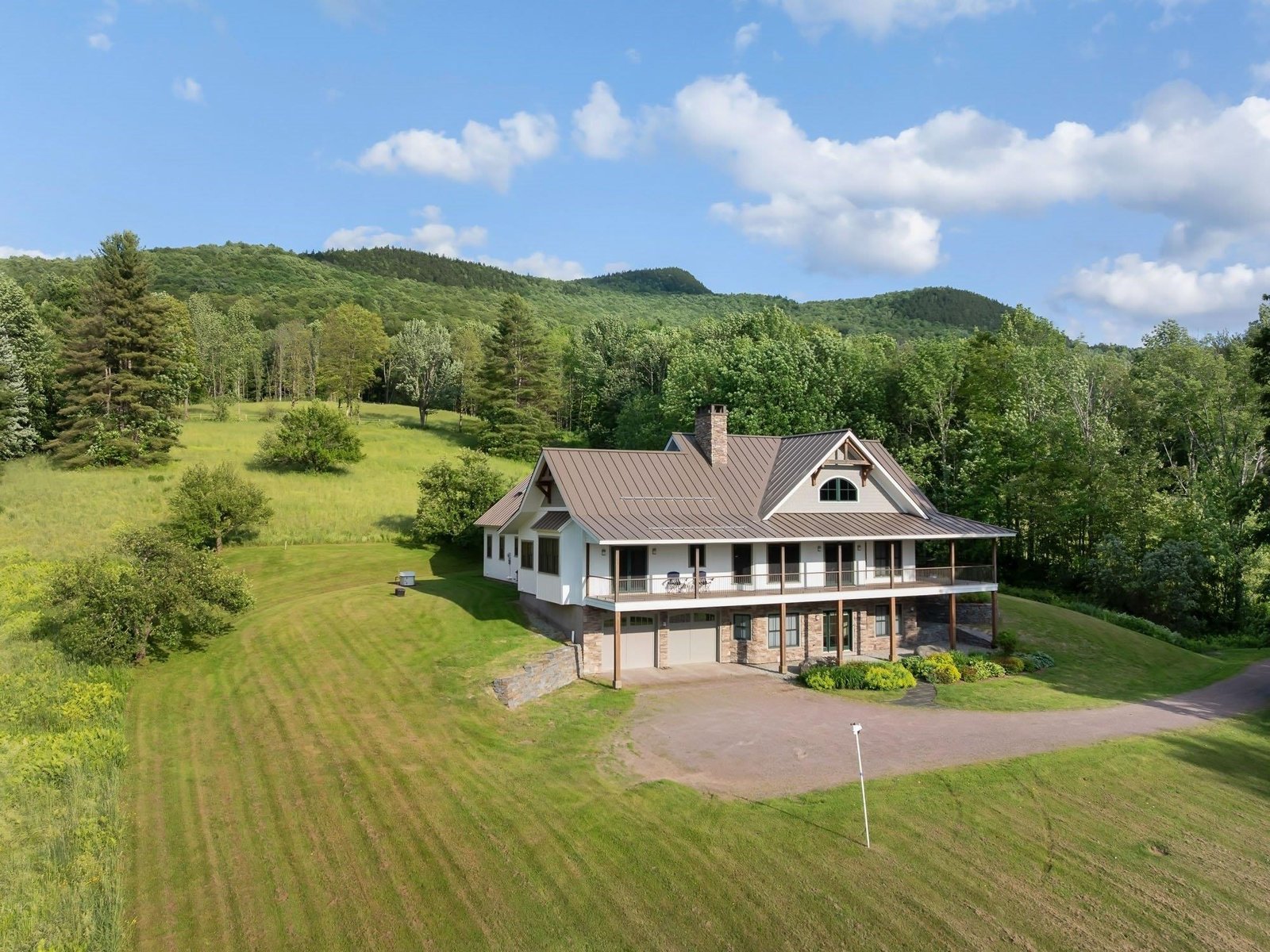 1201 Common Road