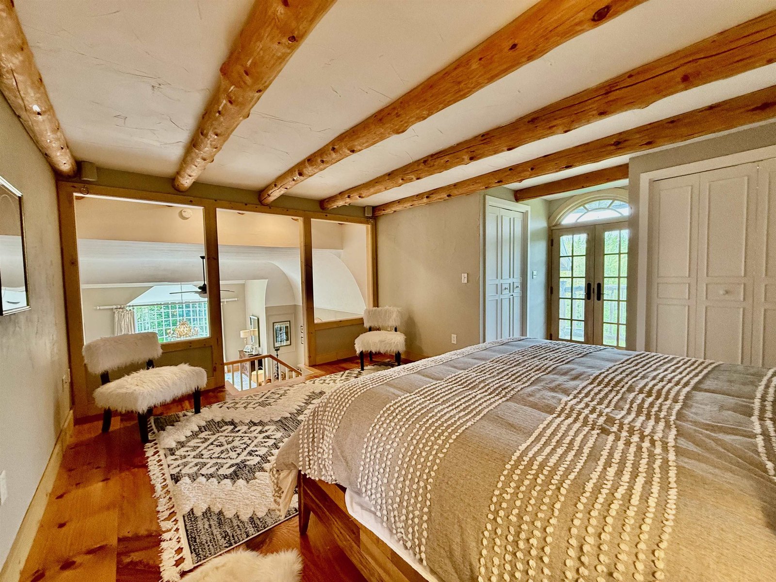 Exposed beams bring a rustic touch