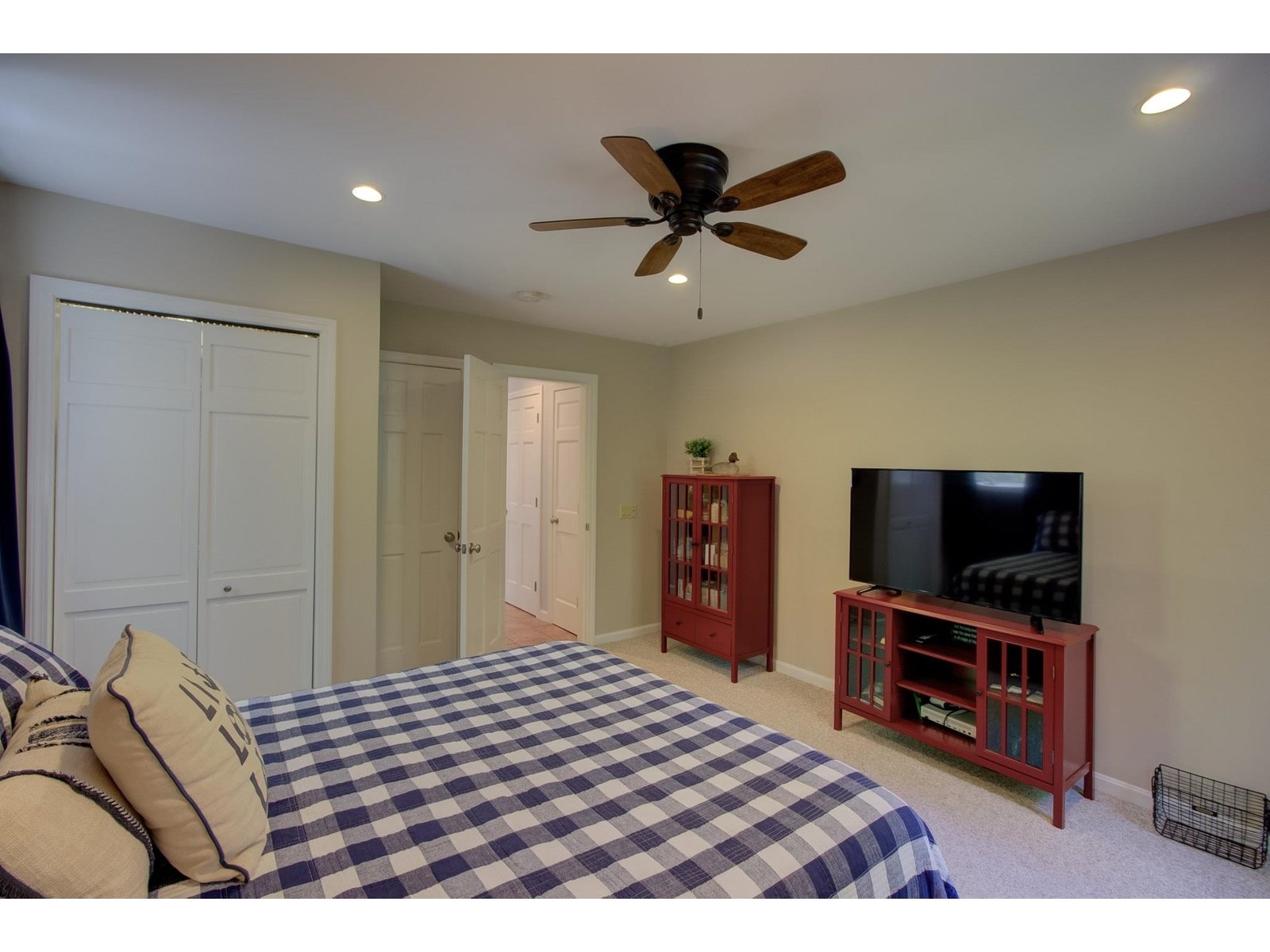 1206 Savage Point Road