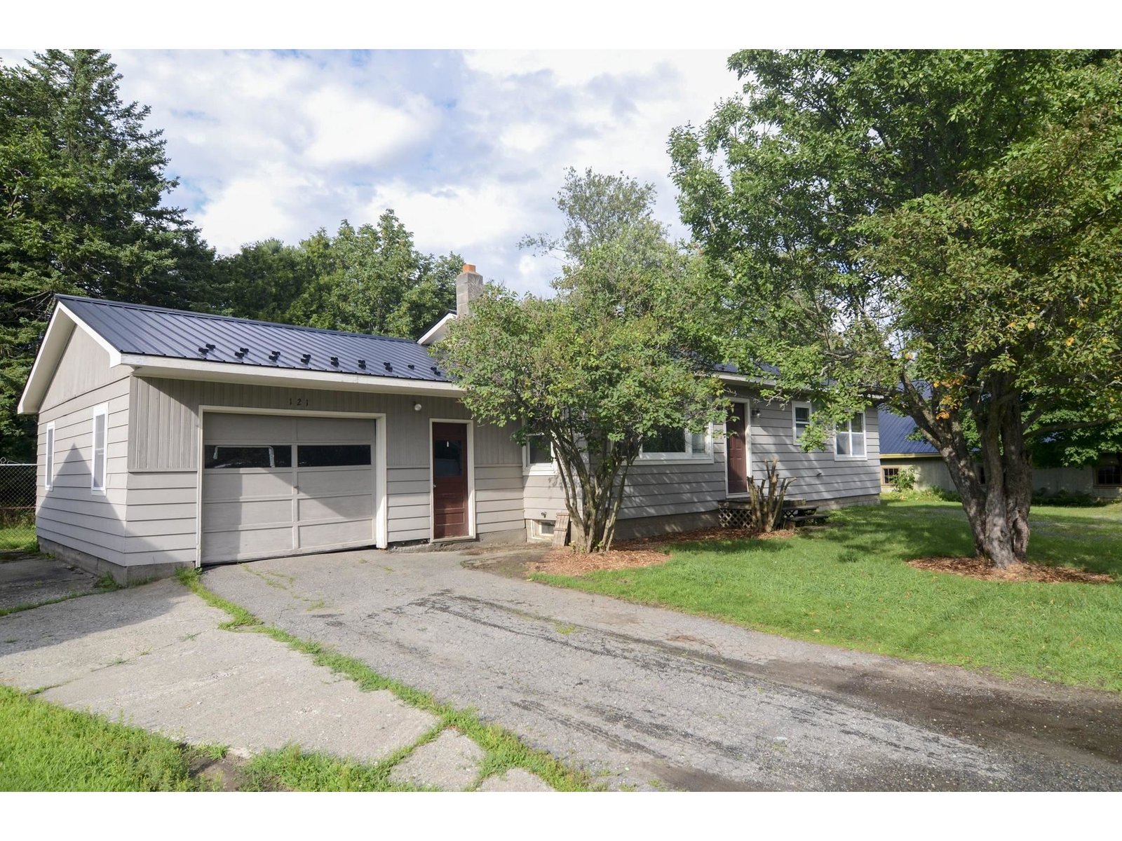 121 Beauchesne Street