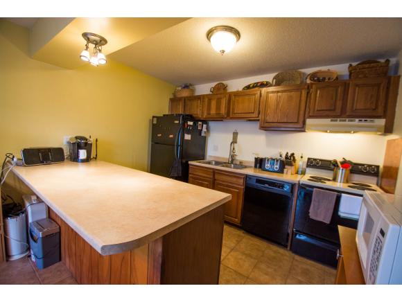 121 North Twin Oaks Terrace, Unit 121