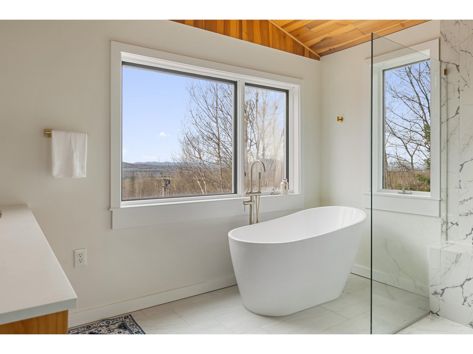 121 Ridge Lane