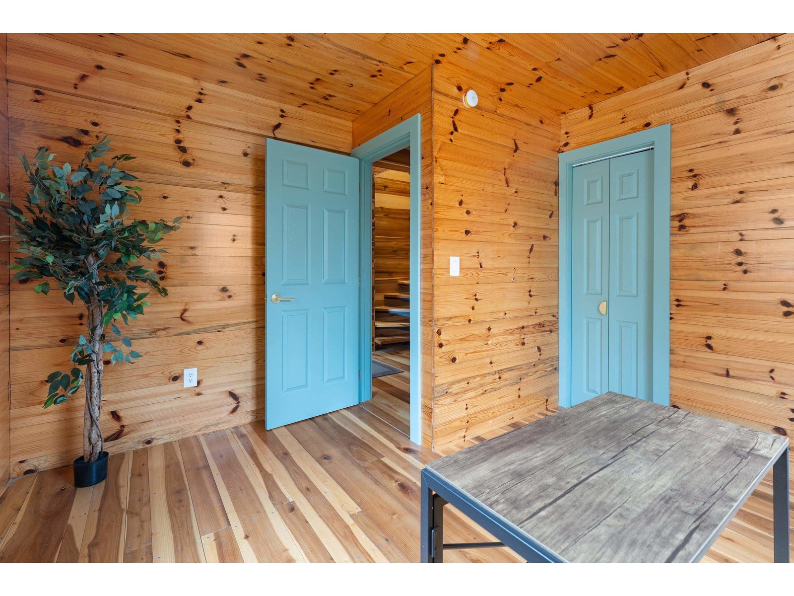 121 Ridge Lane