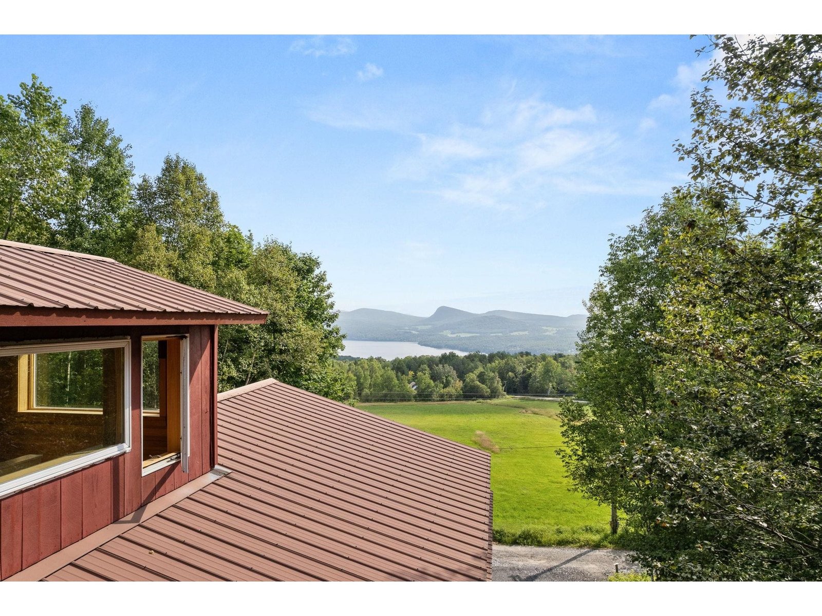 121 Ridge Lane