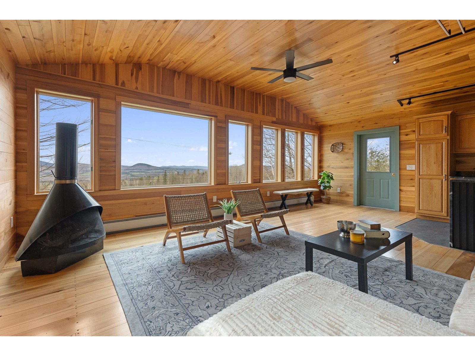 121 Ridge Lane