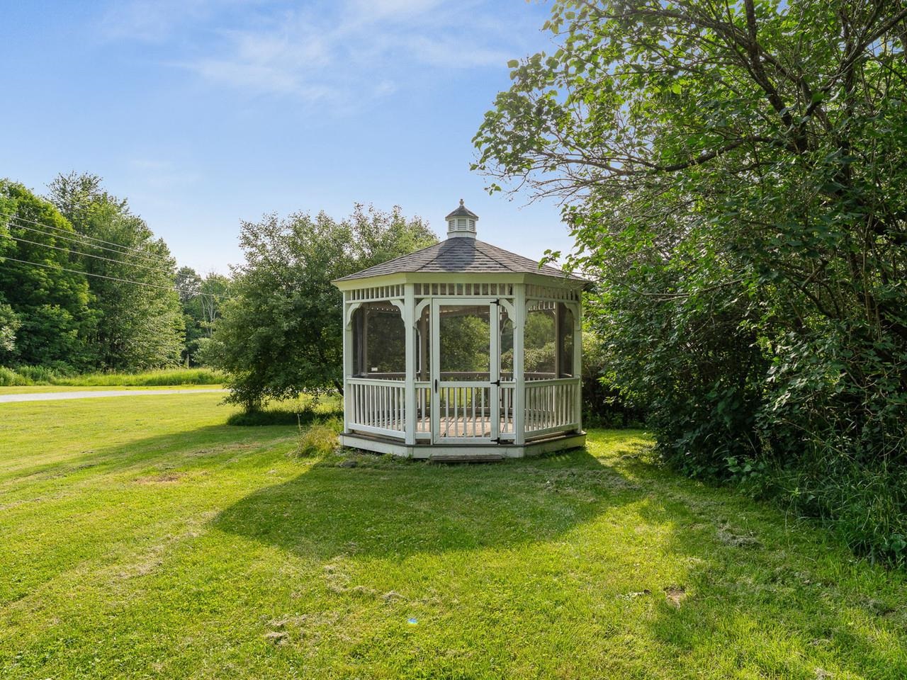 Screened gazebo