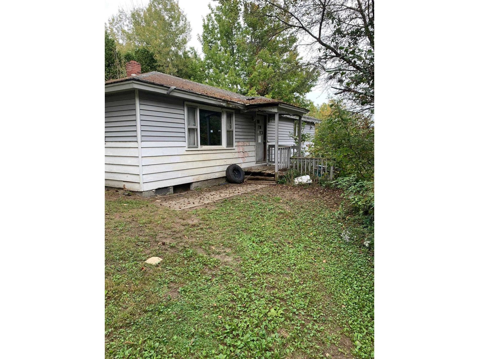 122 Raymond Avenue