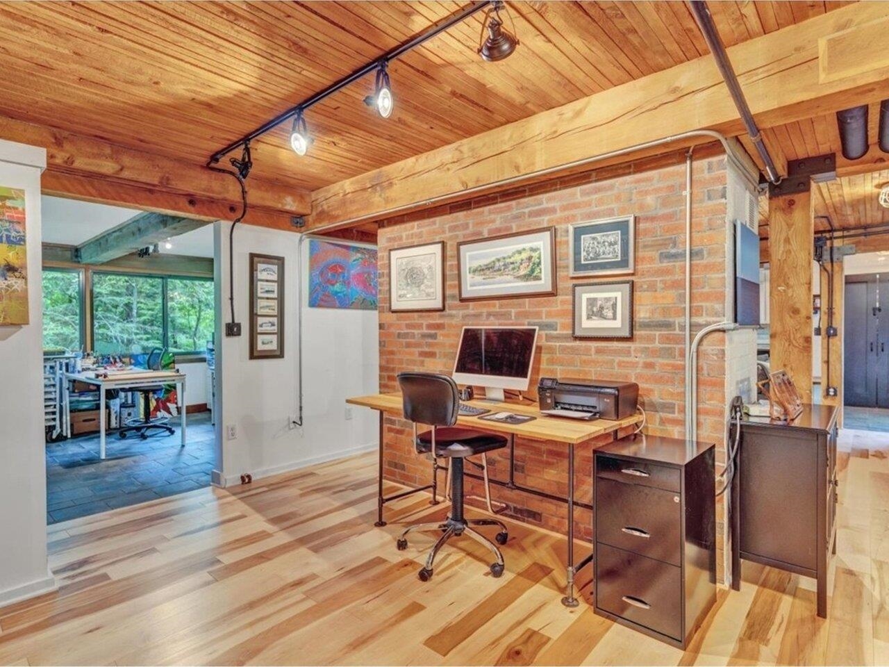 Work station