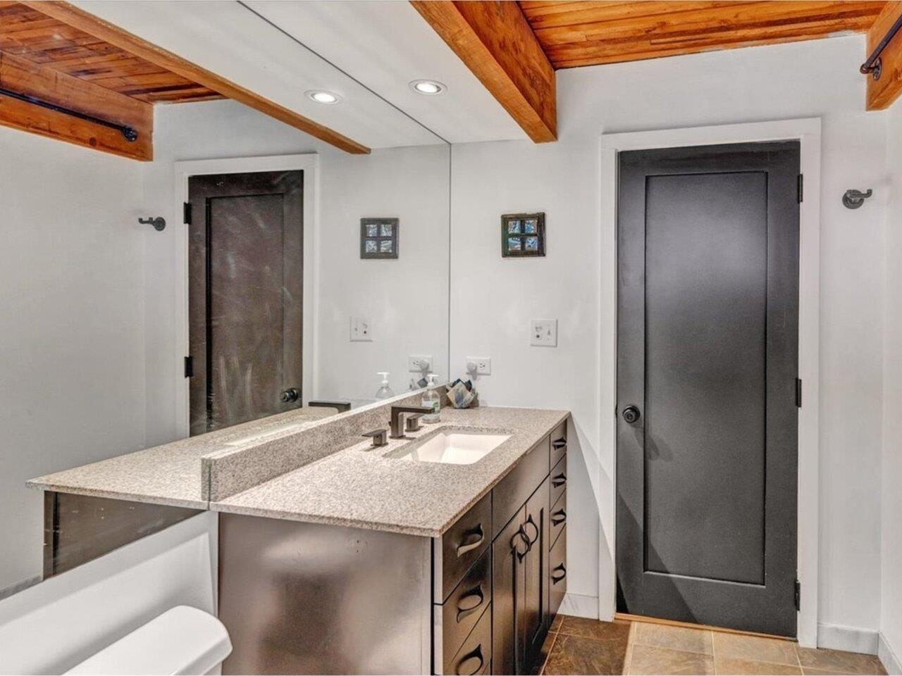 Beams in bathroom