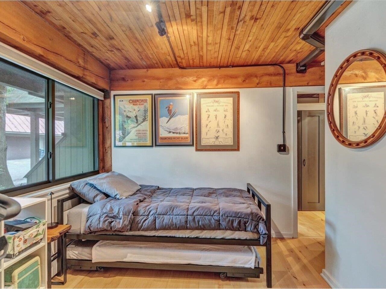 Second bedroom