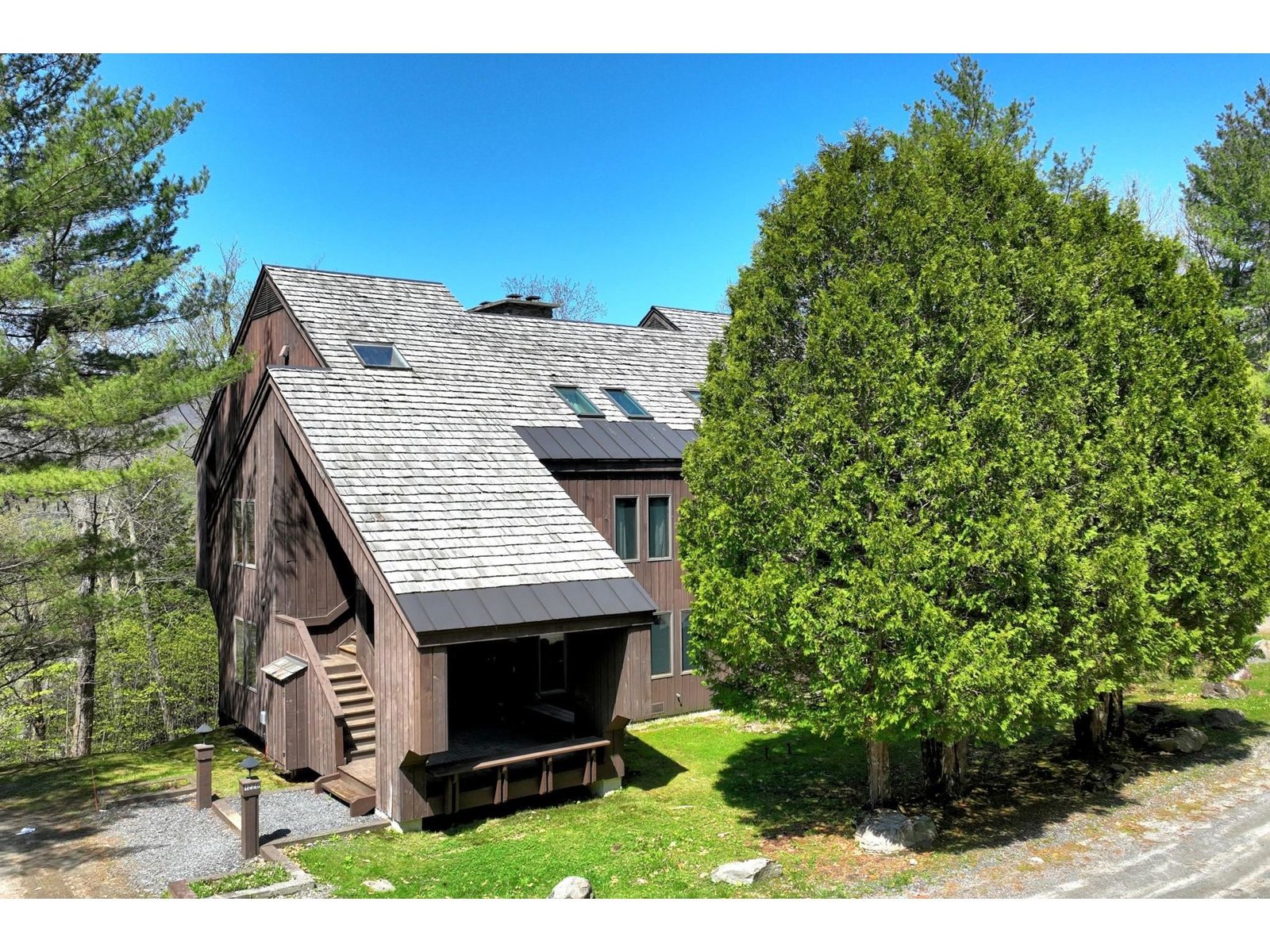 1226 East Ash Road, Ludlow
