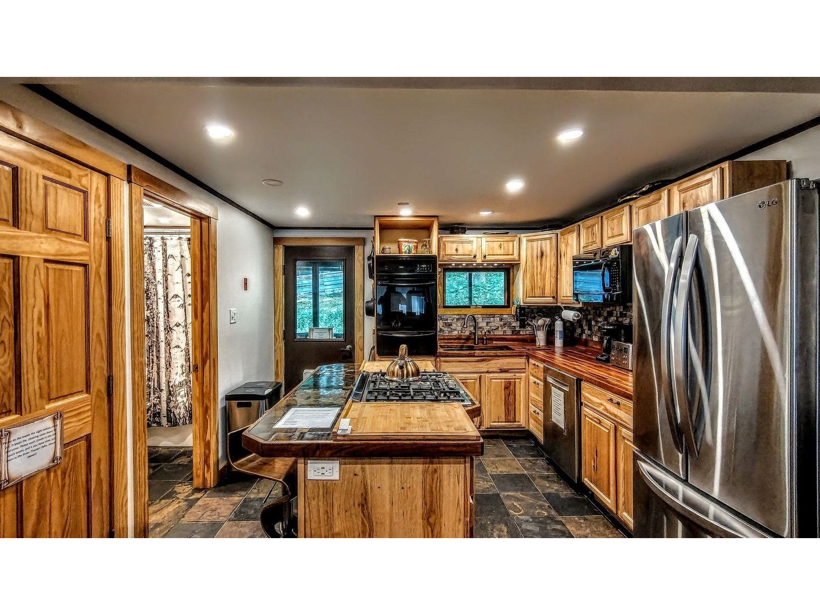 1229 Mason Hill North
