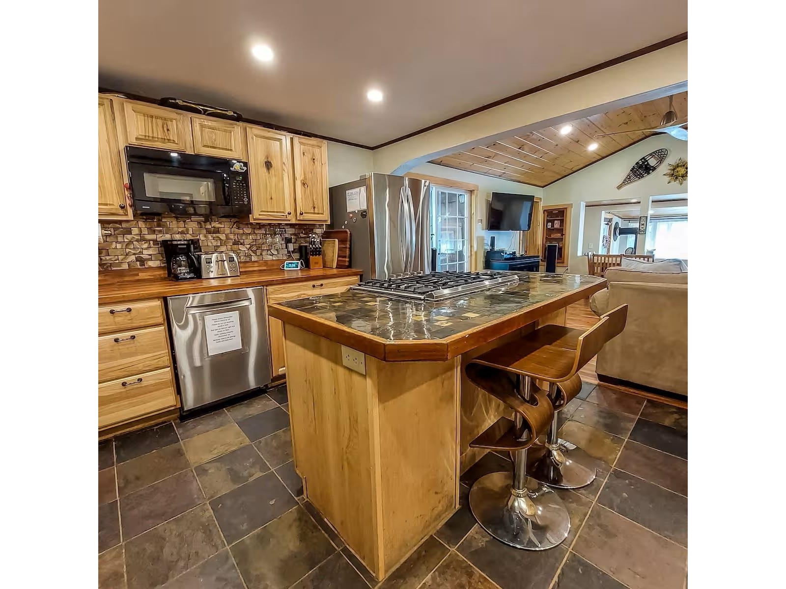 1229 Mason Hill North